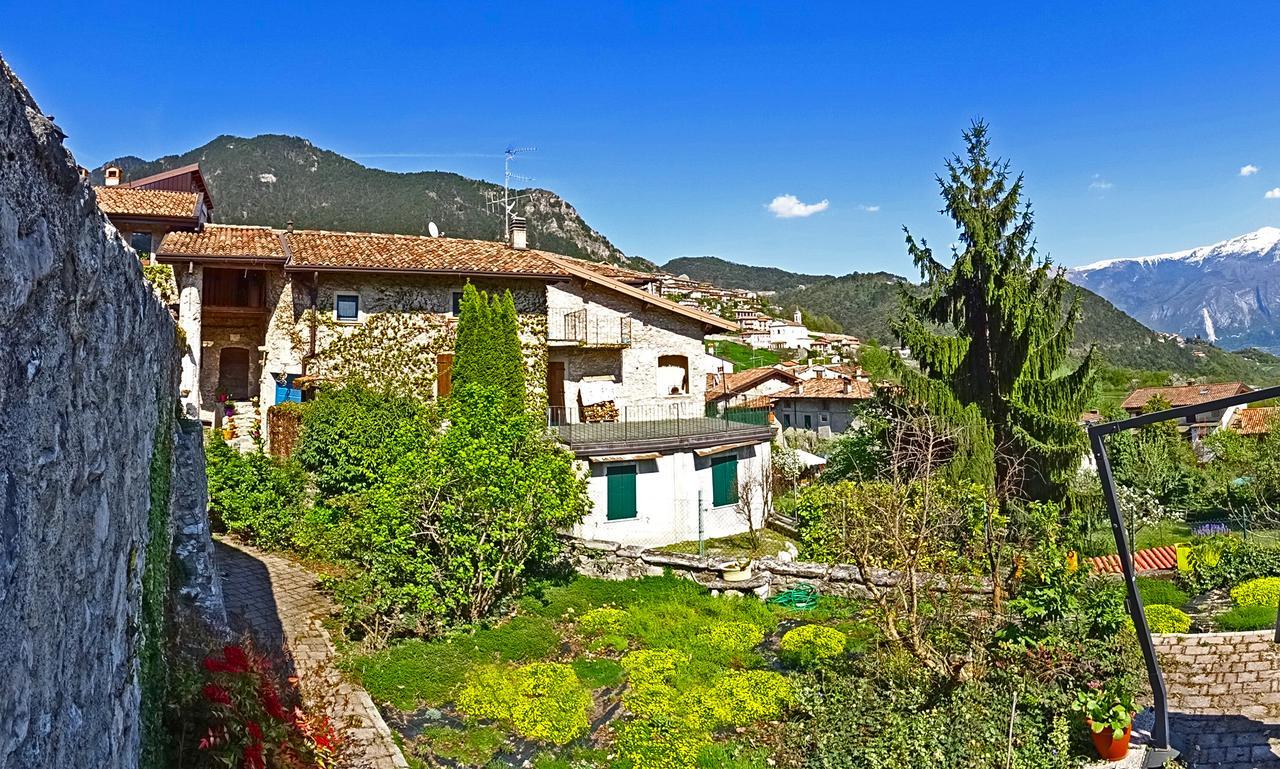 Rustico Colonna House by Gardadomusmea Vesio Exterior foto